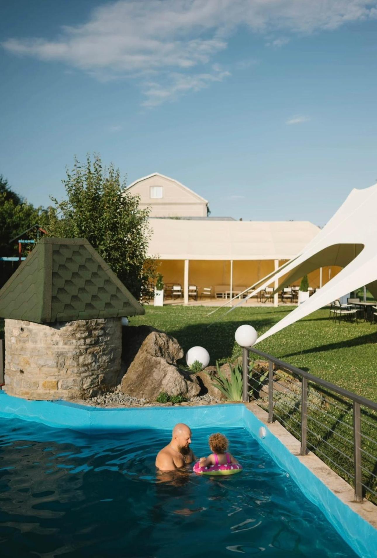 Сottage "Family Estate" Villa Kamenets-Podolsk Eksteriør bilde